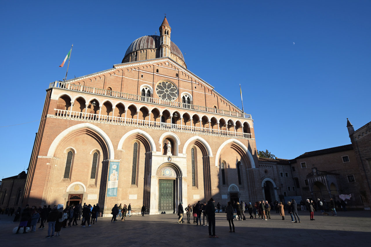 Piazza del Santo i bazilika Sv. Antuna u Padovi.